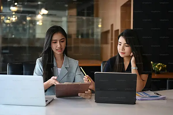 Mentorship: Guiding Junior Developers